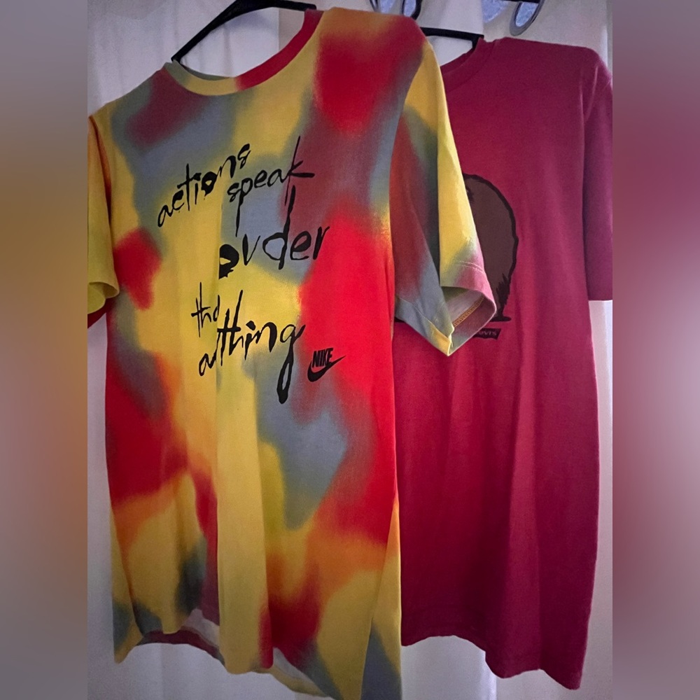 2 men’s MEDIUM shirts